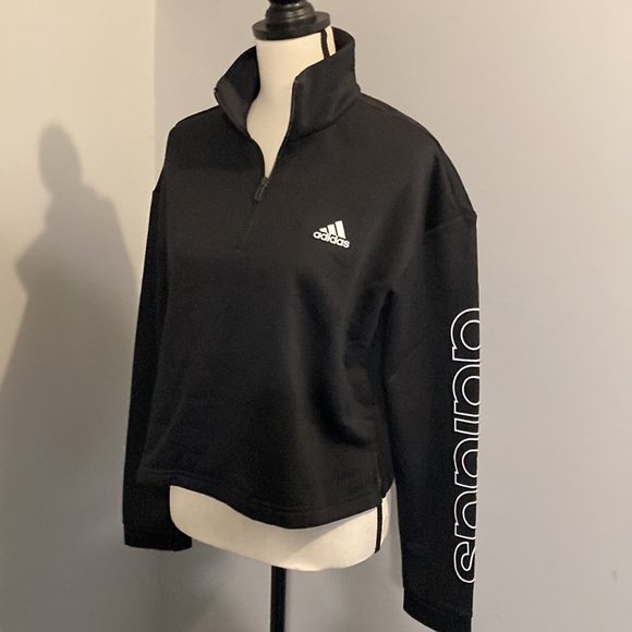 ✨NWT✨ Adidas Crop - Picture 3 of 10